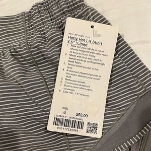 Lululemon Hotty Hot LR Short, NWT, grey and white stripe, size 6, 2.5"